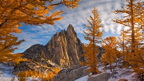 Prusik Peak in the Enchantments, Alpine Lakes Wilderness, Washington ...