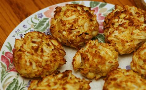 Easy To Make Original Old Bay Crab Cakes | RECIPES DELICIOUS CUISINE