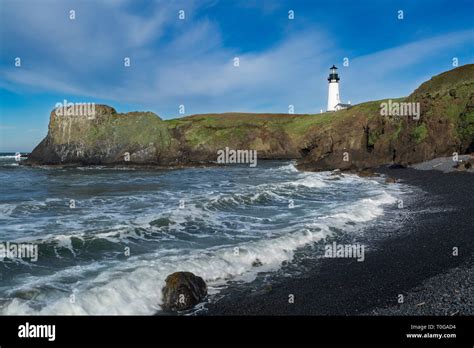 Yaquina Head Lighthouse, Newport, Oregon, USA Stock Photo - Alamy