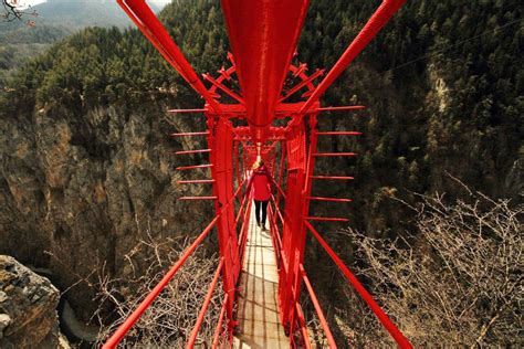 Niouc Footbridge - HighestBridges.com