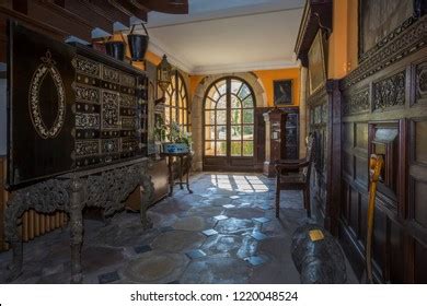 Best English Manor House Interior Royalty-Free Images, Stock Photos & Pictures | Shutterstock