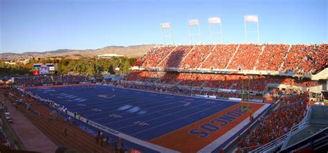 Albertsons Stadium - Facts, figures, pictures and more of the Boise ...