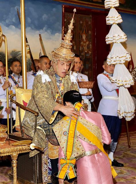 Thailand's newly married King crowned in lavish coronation | Metro News