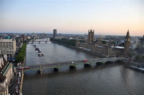 World Tour Guides : Westminster Bridge