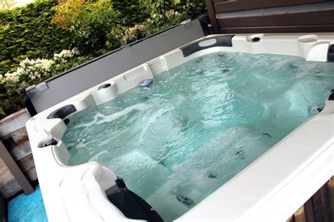 Hot Tub Spa Breaks in the Lake District | Aphrodites Group Spa Suites