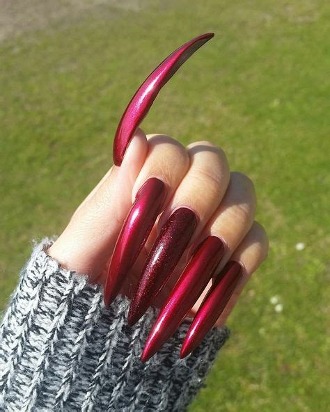 На данном изображении может находиться: на улице | Long nails, Long red ...