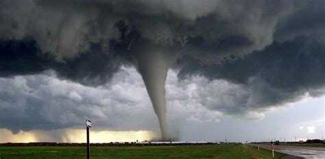 The Laval News | Environment Canada recommendations during tornado alert