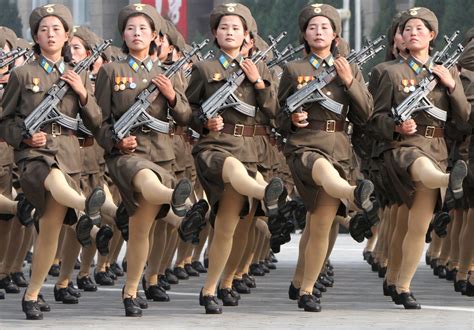 Coreografia dos batalhões femininos da China e Coreia do Norte – Matéria Incógnita