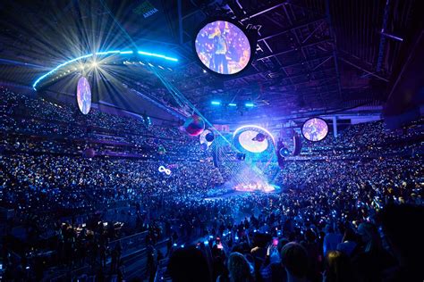 Live Review: Coldplay Opens Seattle's Climate Pledge Arena With Globally Broadcast Spectacular ...