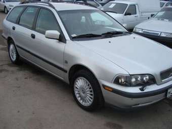 2000 Volvo V40 specs