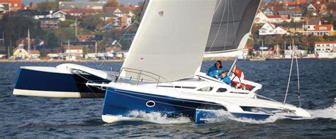 Boat Review by Multihulls World of: Trimaran Dragonfly 35 Touring ...