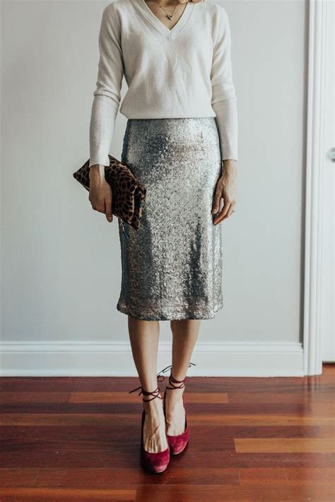 holiday outfit idea | Sequin skirt outfit, Stylish outfits, Chic outfits