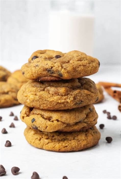 PALEO GINGERBREAD CHOCOLATE CHIP COOKIES - Organically Addison