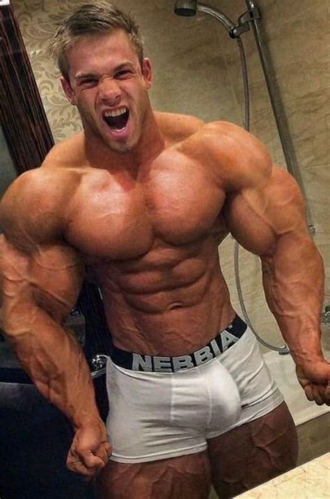 Pin by João Bosco Pires de Almeida on LE SOLEIE | Bodybuilders men ...