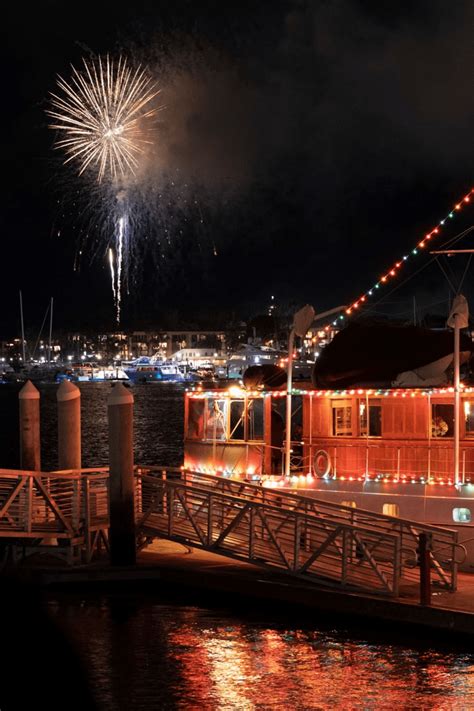 Holiday Boat Parade lights up the Marina - Santa Monica Daily Press