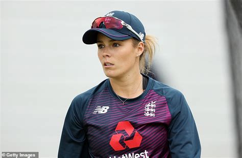 Alex Hartley reignites feud with England men's team as she claims they ...