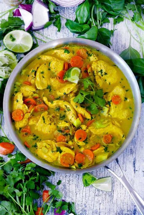 Coconut Chicken Curry (25 minute recipe) - Bowl of Delicious