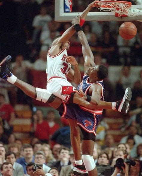 Scottie Pippen dunk over Patrick Ewing: NBA Playoffs May 20, 1994 | Nba ...