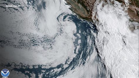 Hurricane Hilary 2023: Center of tropical storm moves into Southern California with flash flood ...