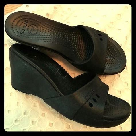 🆕Crocs Black Kadee Wedge Heels NWOT | Black crocs, Wedge heels, Wedges