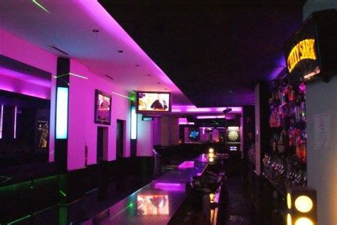 Weekend Karaoke Bar | Nightlife in Dreta de l'Eixample, Barcelona