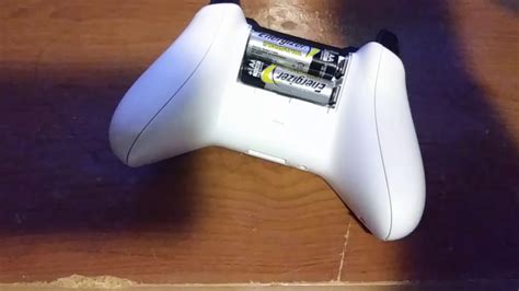How to change the batteries in an xbox one controller - YouTube