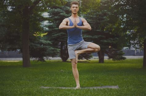 Tree Pose(vrksasana): Step, Benefits, Tips & Precautions | cult.fit