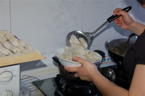 How to Make Jiaozi (Chinese Dumplings) - Tonga Time