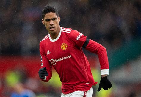 Man United: Expert shares Varane return claim after training reveal