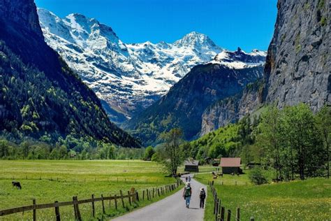 5 must do hikes in Interlaken - beautiful hikes in Switzerland