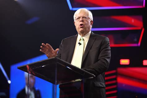 Dennis Prager | Dennis Prager speaking with attendees at the… | Flickr