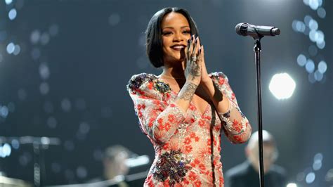 Rihanna Responds to Fan Asking for ‘R9’ Album: ’2021 Energy’ | Complex