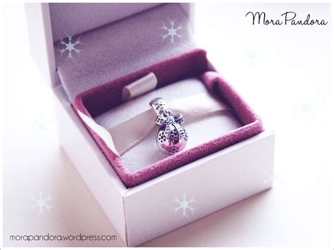 Review: Christmas Ornament charm from Pandora Winter 2014 | Mora Pandora