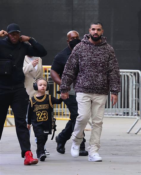 Drake’s Son Adonis Rocks Lakers Jersey At Playoff Game With Dad: Pics – Hollywood Life