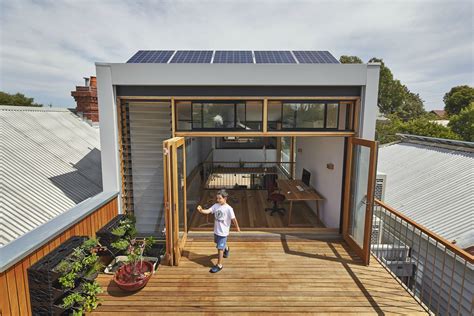 Melbourne architects turn an old terrace house into a gorgeous light-filled home