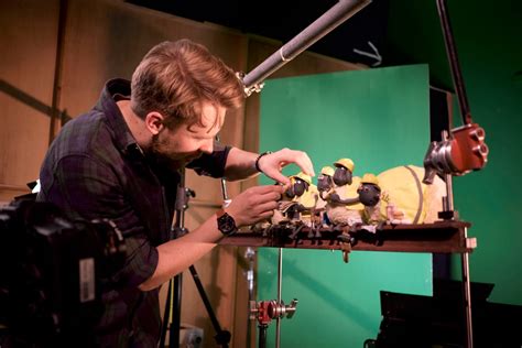 How famed Aardman studio brings Shaun the Sheep to life with 'thumbiness' - CNET