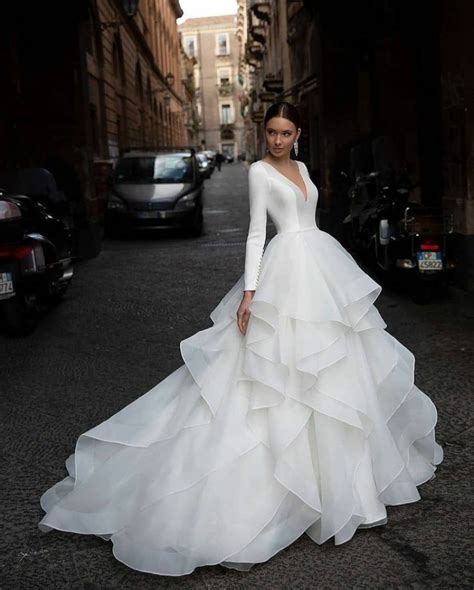 16 Unique Wedding Dresses For The Daring Bride - The Glossychic