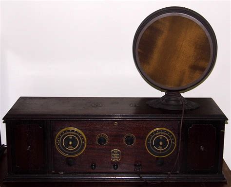 Vintage RCA Radiola Semi-Portable Radio, Model AR-812, Bro… | Flickr