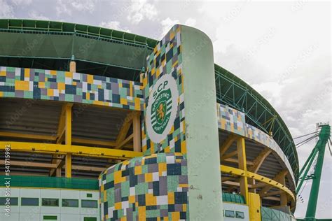 Sporting Clube de Portugal logo on the Jose Alvalade Stadium building ...