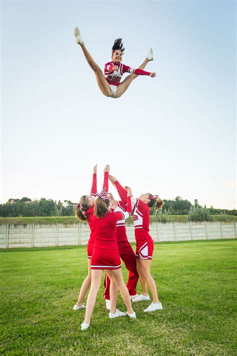 Stunts Cheerleading