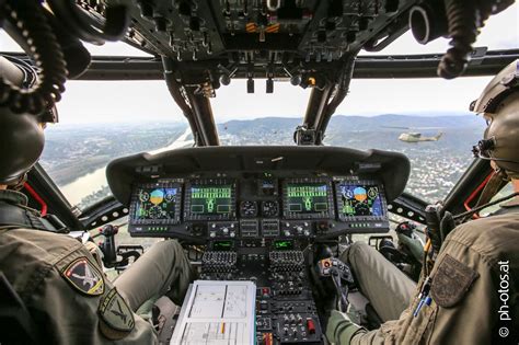 Black Hawk next to vienna | Black hawk, Cockpit, Military helicopter