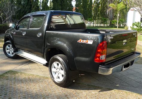 Toyota Hilux Vigo G-Model 4 Door 4x4 Black 20,000 km SOLD