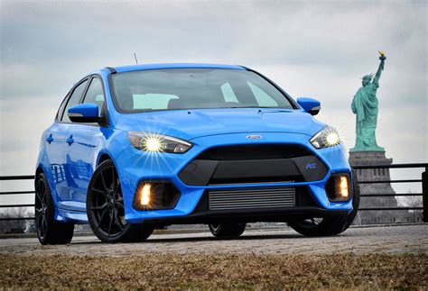 FORD Focus RS Specs & Photos - 2016, 2017, 2018, 2019, 2020, 2021, 2022 ...