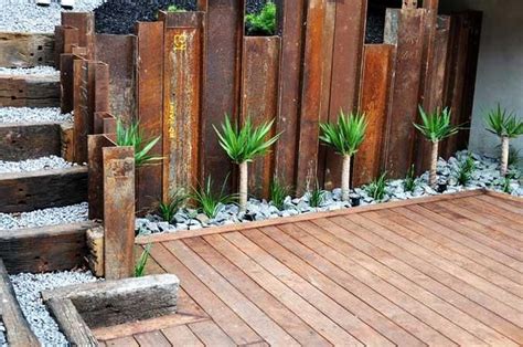 40 Garden Edging Landscape Ideas with Recycled Materials | Easy landscaping, Garden fence art ...