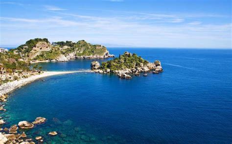 Isola Bella Beach / Sicily / Italy // World Beach Guide