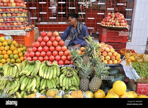 Fruit Seller, Varanasia, India Stock Photo - Alamy