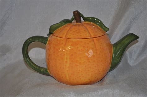 Teleflora's Porcelain Bright Orange Shaped Teapot 5 1/2" Tall Fruit Green | Tea pots, Tea pot ...