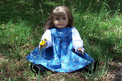 Lizzie's Arty Crafty 'n Dolls: Dolls! Prairie Dress for an American Girl Doll, All Finished.