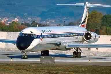 Delta Airlines MD-80 | Delta airlines, Vintage airlines, Passenger aircraft