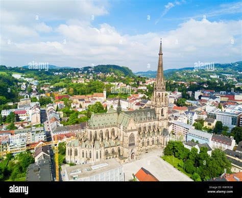 New cathedral linz aerial hi-res stock photography and images - Alamy